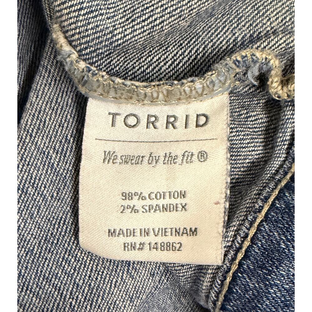 Torrid Women Plus Size Denim Jean Jacket 3 3X Stretch Medium Wash Trucker EUC - Picture 9 of 10